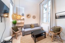 Apartment in Lyon - Smartstay - Suites Opéra Aretha